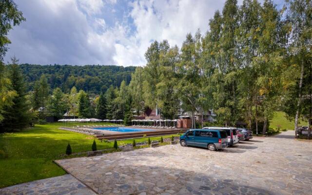 Yaremche Club Hotel