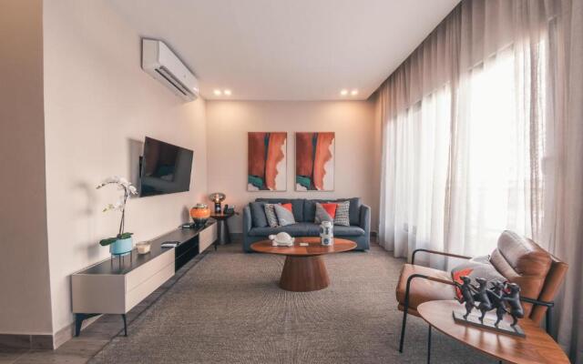 Fully Serviced Apartment at Regatta Living - 3B