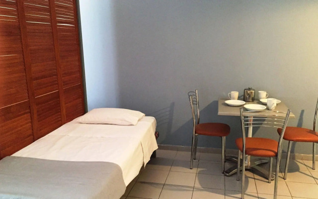 Caravel Apartment Hotel