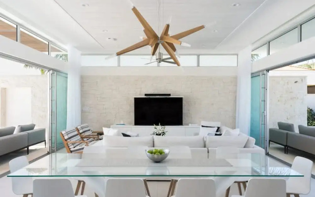 Oceanfront Luxury Villa Infinity Plunge Pools