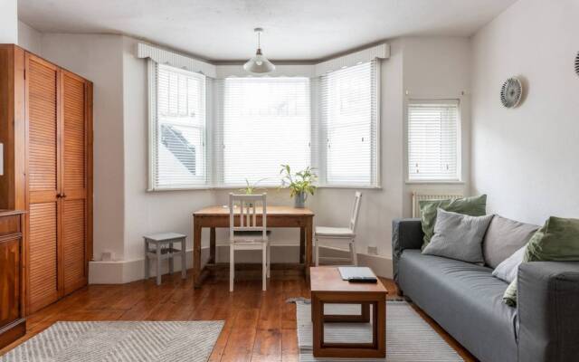 Bright and Cosy 1 Bedroom Flat Close To Marina