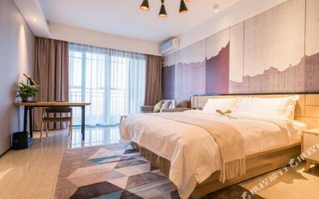 Xinyang Celebrity Art Hotel