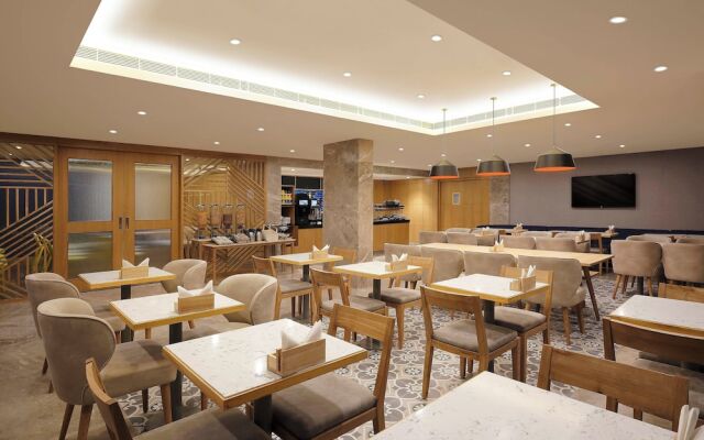 Holiday Inn Express Ahmdabad Prahlad Nagar, an IHG Hotel