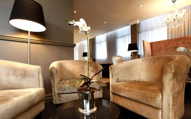 Manhattan Hotel