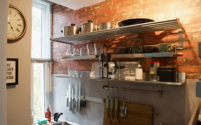 Homely Wee Leith Walk Retreat With Outdoor Space