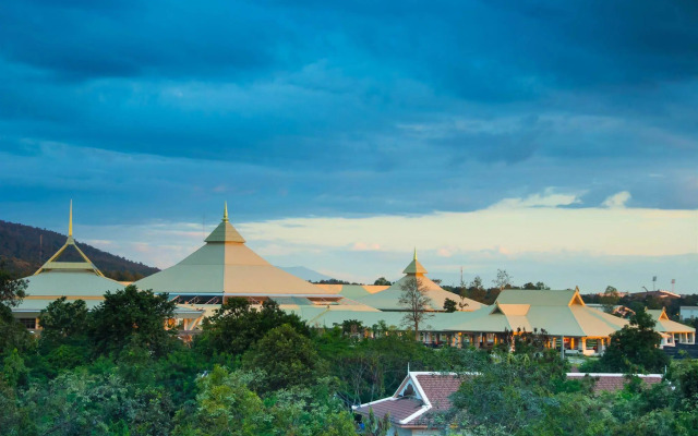 WE Valley Hotel