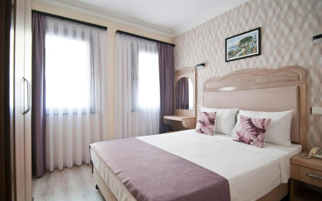 Artefes Hotel Old City