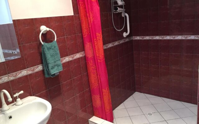 Aarn House B&B Airport Accommodation
