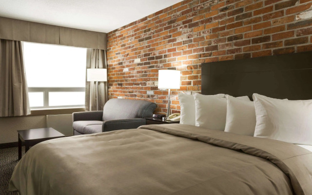 Super 8 by Wyndham Timmins ON