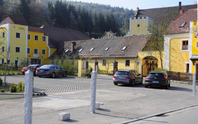 Hotel Schlossresidenz Heitzenhofen