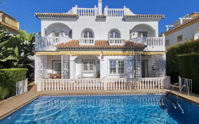 Town-House-Style Villa - on the Golden Mile