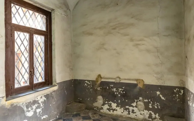 Charming House With Terrace at Historical Center