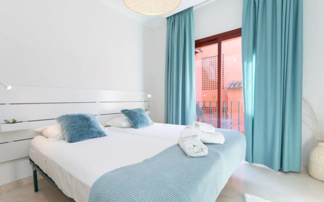Elviria Luxury Beach Side Sleep 6
