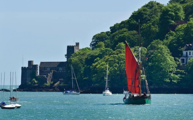 2 Sails