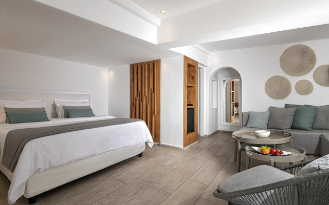 Aqua Luxury Suites