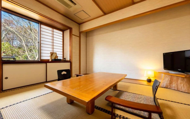 Oyado Uraku – Guest Rooms – Yufu