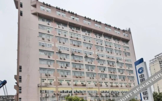 Hejia Hotel (Xiamen Jiangjunci Metro Station)