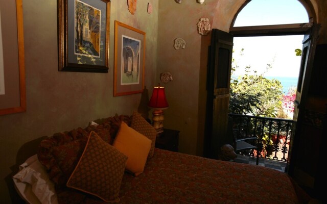 The Gallery Inn