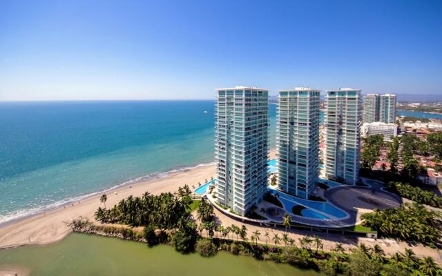 Stunning Upgraded Condo All Oceanfront