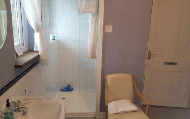 Hillcrest House Bed & Breakfast