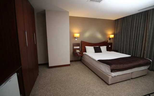 Vali Erdogan Konuk Evi Hitit Otel