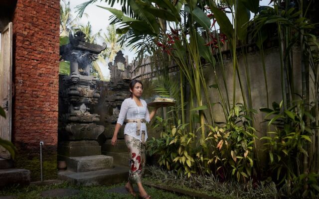 Kawan Antique Ubud Villa