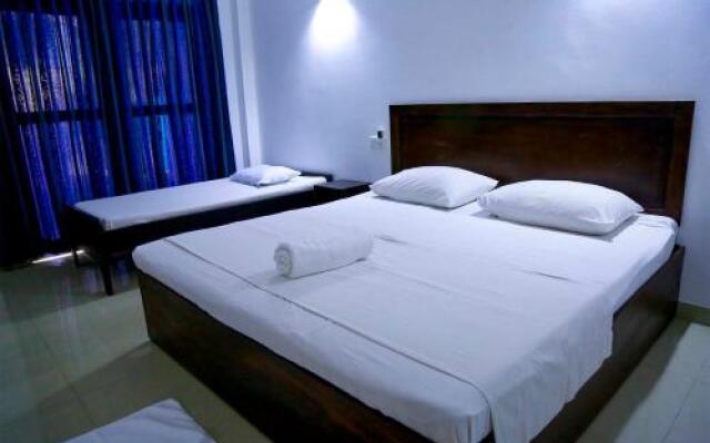 Thilini Holiday Inn