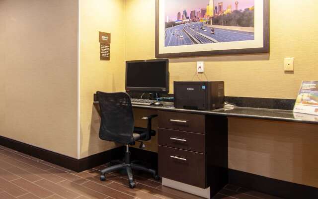 Comfort Suites NW Dallas Near Love Field