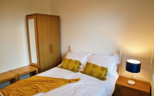 Stunning Modern Coventry City Apartment Free Wifi