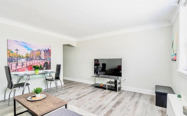 1BR Apt - w King Bed and Netflix- Close to DT