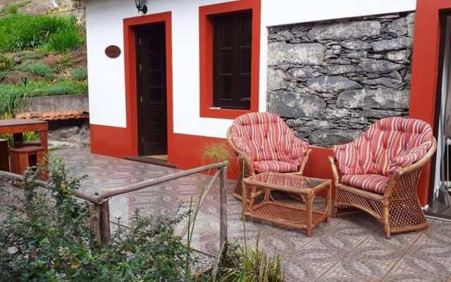 House With one Bedroom in Camacha, With Wonderful Mountain View, Enclo