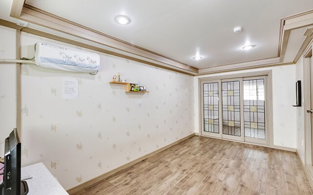 Sokcho Dderak Pension