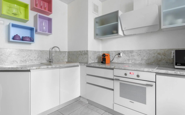 Pronina Aparts (Пронина Апартс) на дороге Кушелевская