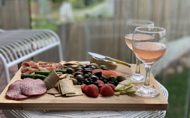 DAYDREAM Spcaious & Comfortable with Water Views