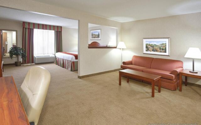 Holiday Inn Express Hotel & Suites Bowling Green, an IHG Hotel