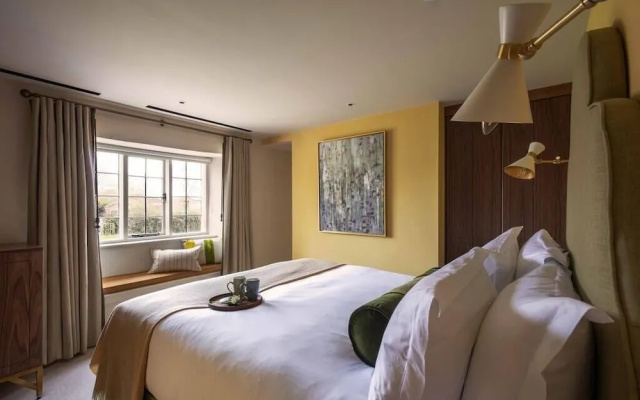 The Falcon Hotel