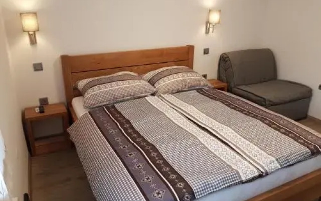 Apartments and Rooms Milena