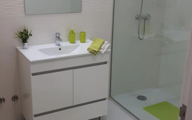 TMB (Train / Metro& Bus ) Oporto Station House