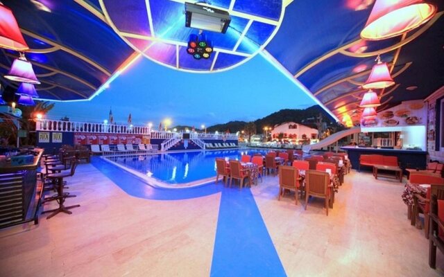 Mustis Royal Plaza Hotel