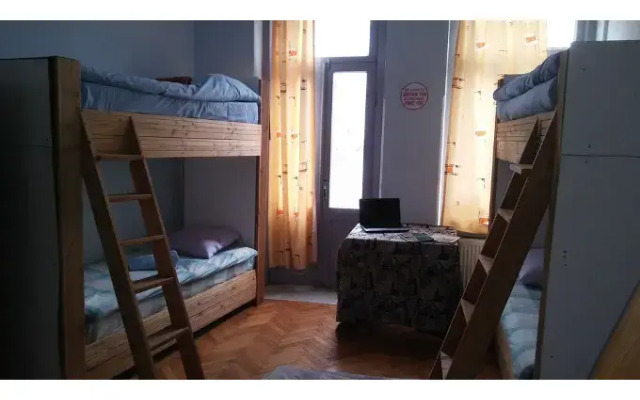 Vareron Hostel