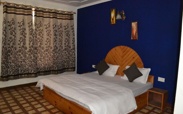 The Brooks, Manali