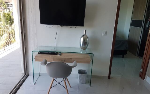 Isla Cuale Mountain View