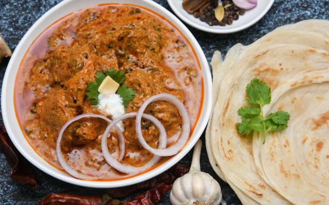 Golden Cafe by OYO Rooms