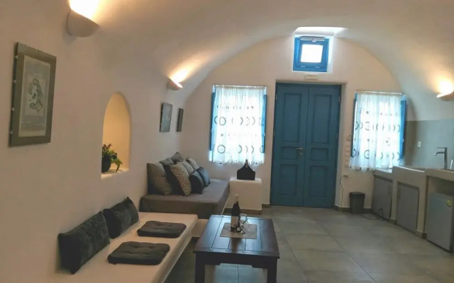 Notis Villa