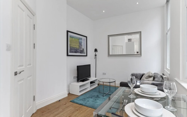 Cosy 1 Bed Apartment next to Liverpool Street Station FREE WIFI By City Stay Aparts London