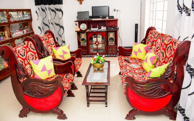 Gloriya Mathews Family Guest House