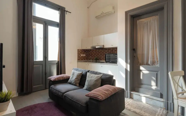 Grey l studio apartments Corniche Alexandria Little Venice