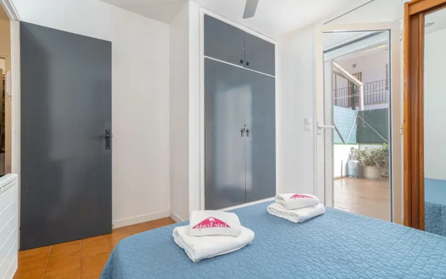 Apartment in Empuriabrava Near Beach
