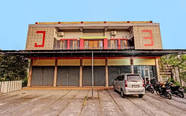 Oyo 91210 Hotel J3