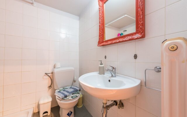 Cozy Athenian Apartment
